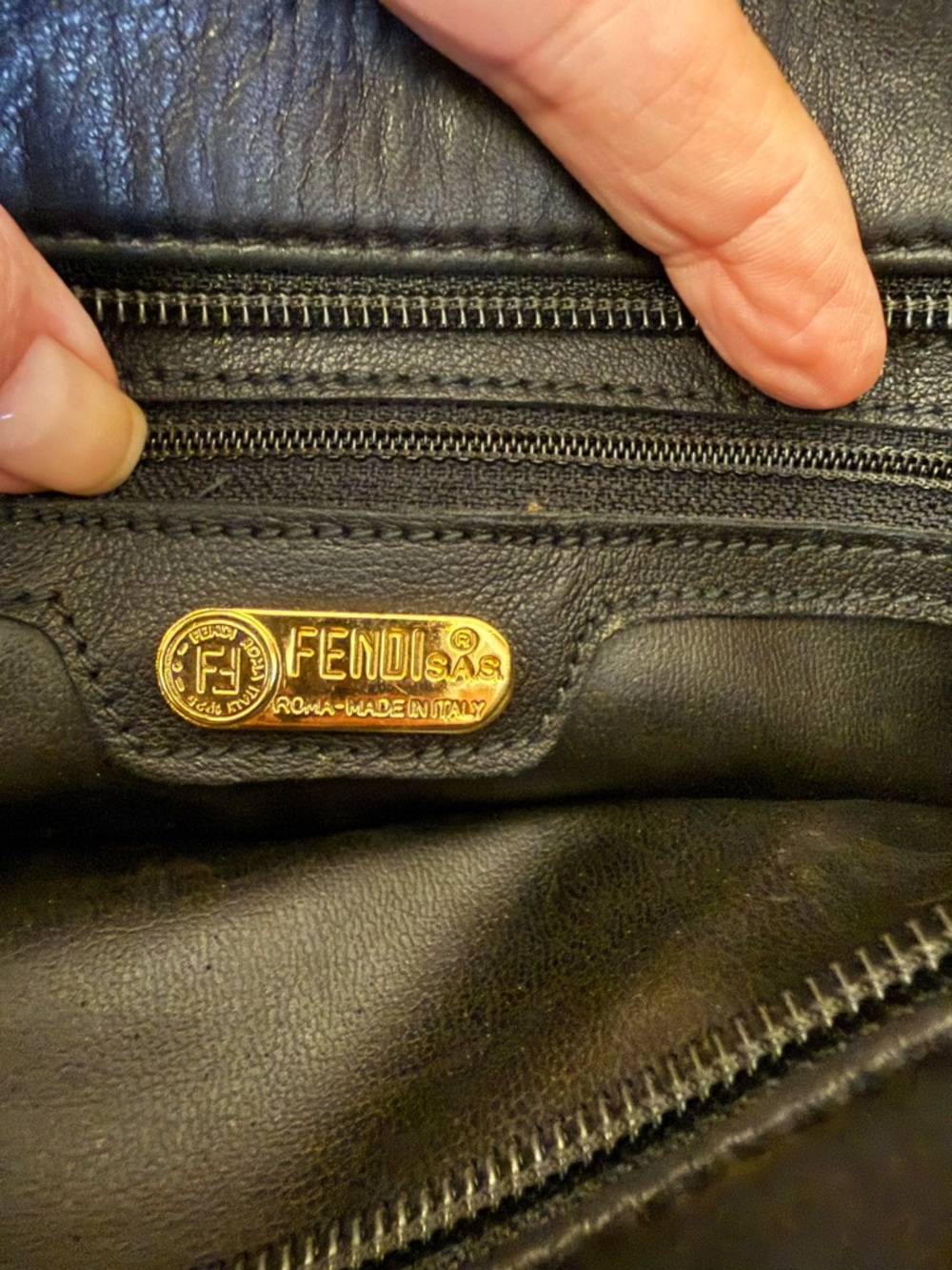 💯Auth FENDI Black Woven Leather Shoulder Bag w Braided handle & Gold hardware - Picture 10 of 10